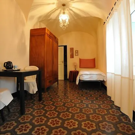 Erasmo & Breakfast 3* פינאלה ליגורה